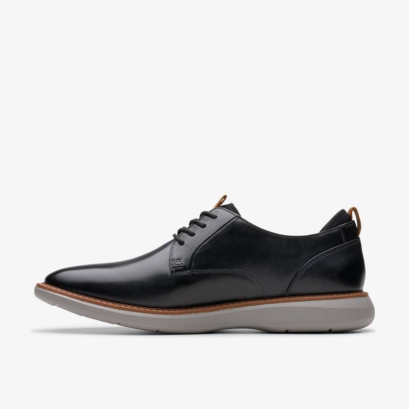 Black Leather Clarks Brantin Plain | CLKS-84315