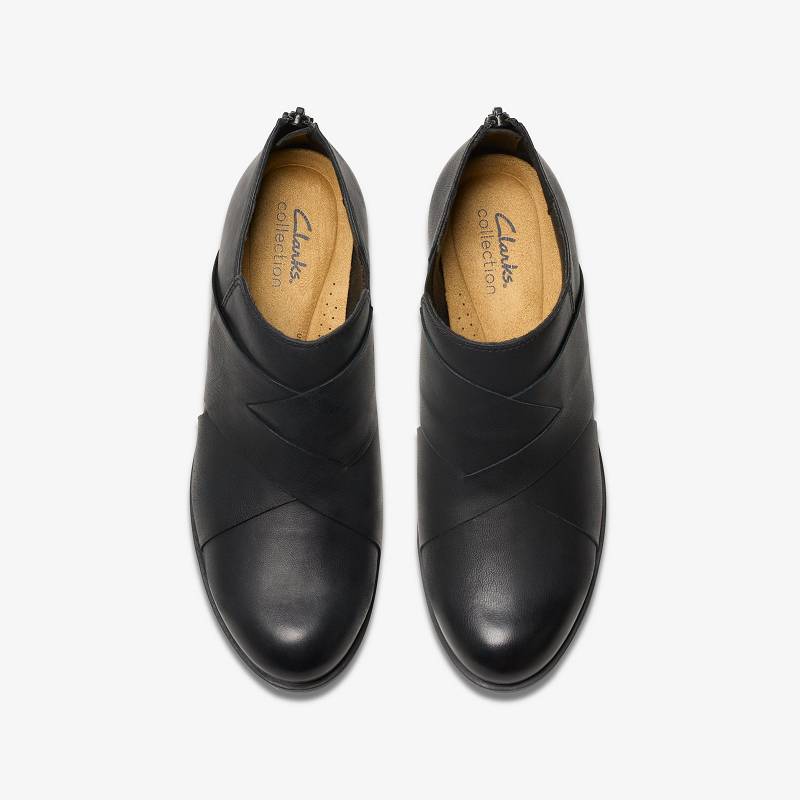 Black Leather Clarks Charlten Gema | CLKS-85592